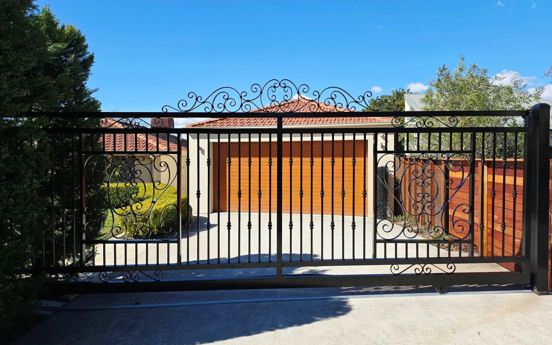European Style Driveway Gate Canberra project record in Red Hill ACT
