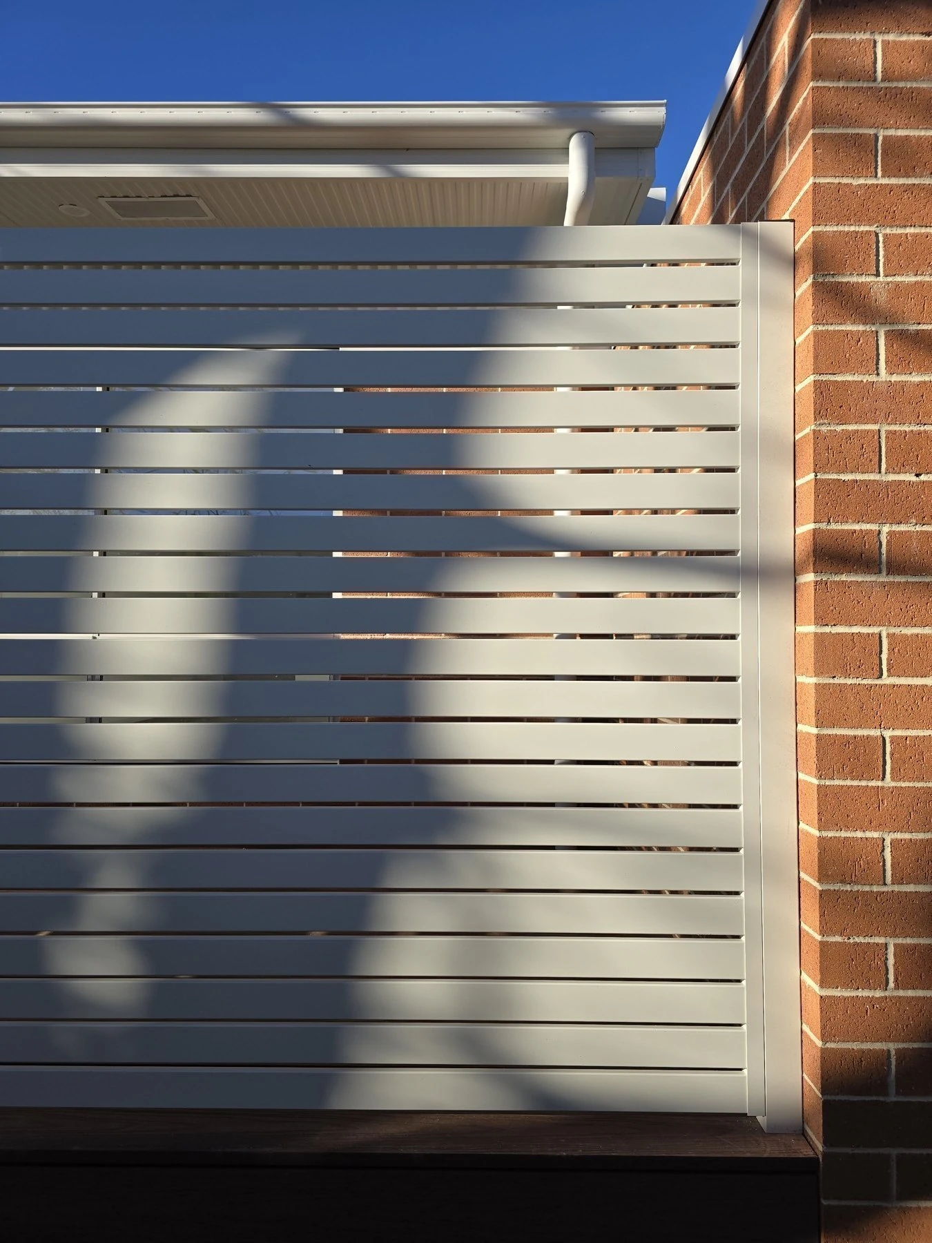 Aluminium slat fencing and gate option for Canberra projects