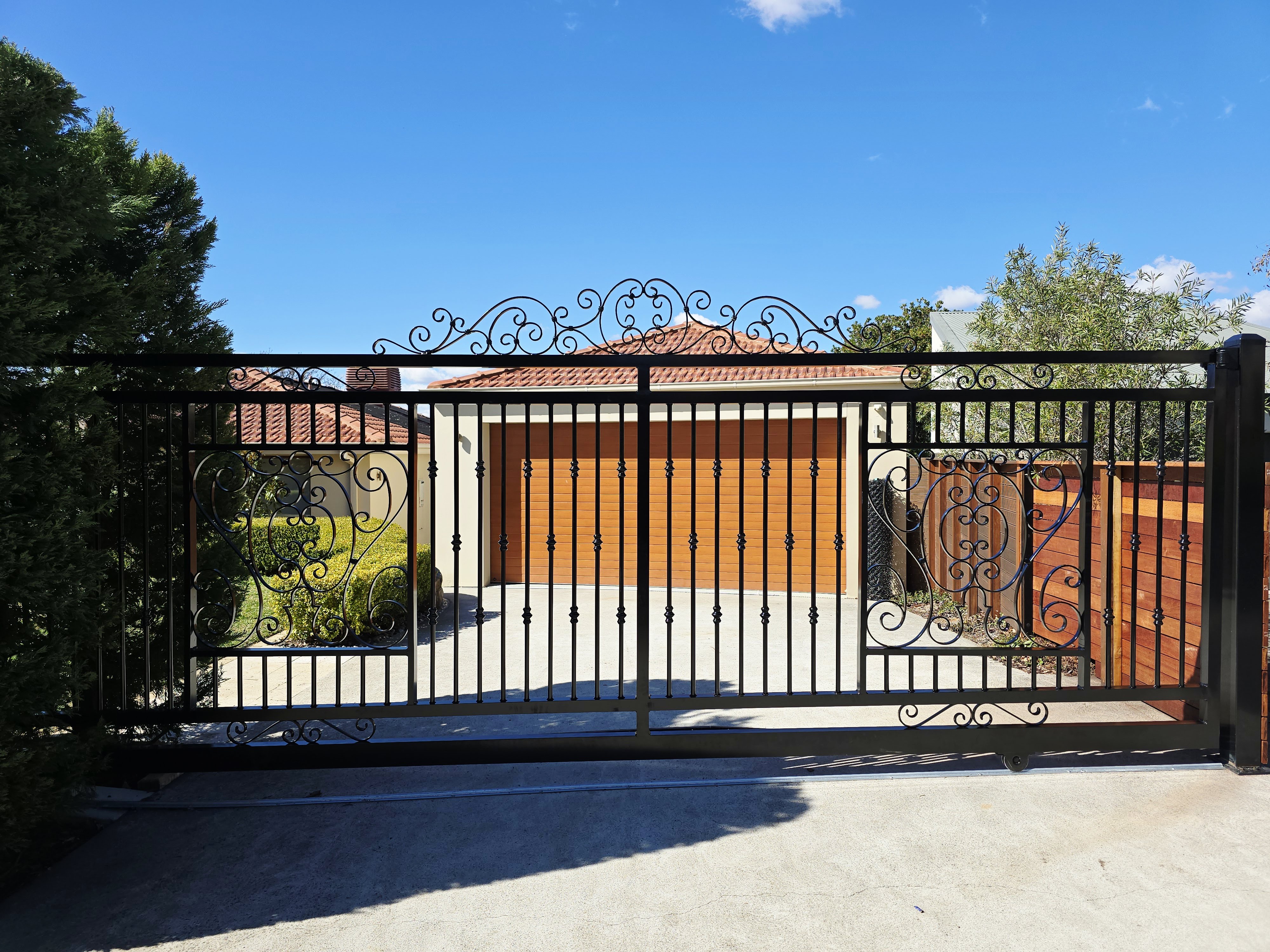 European Style Driveway Gate Canberra project record in Red Hill ACT